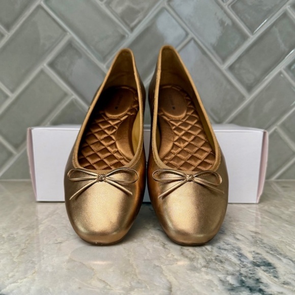 Birdies The Hummingbird Size 10 Vintage Gold Leather NIB - Picture 1 of 8